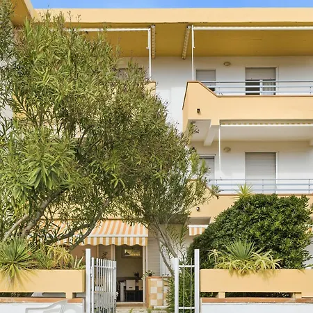 Vacanze 2 Apartment Follonica